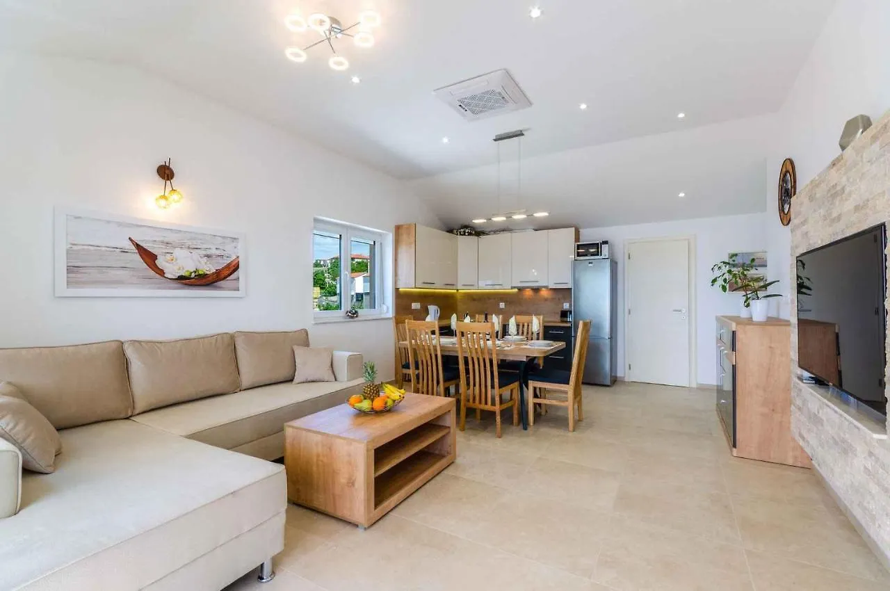 Apartments In Crikvenica 14226