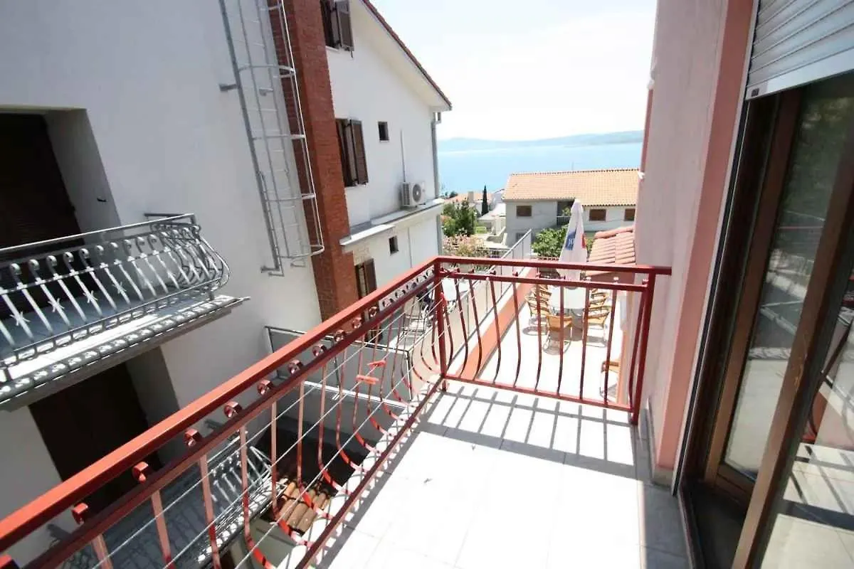Apartments In Crikvenica 14226 0*,